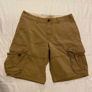 Tan Hollister classic cargo fit shorts size 30